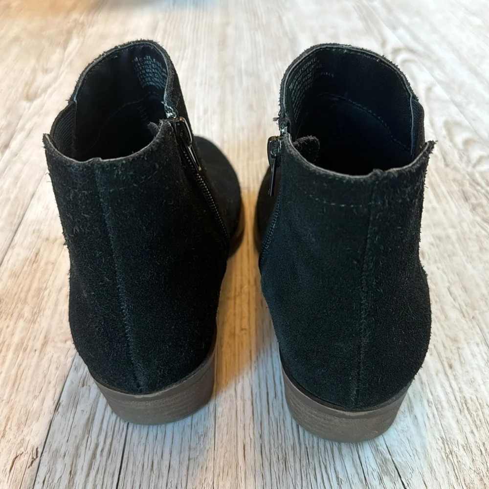 Kenzie Gazelle Black Suede Ankle Booties size 7 - Picture 3 of 8